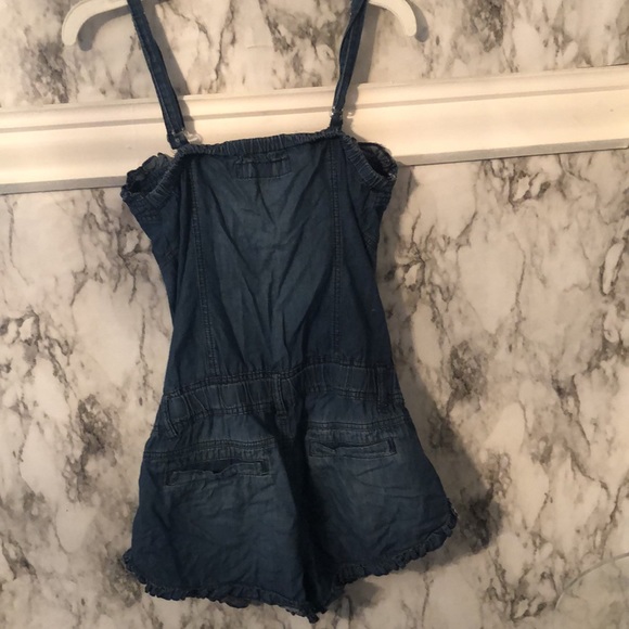 Woman’s adjustable strap short romper with button down front size Medium - Picture 4 of 5